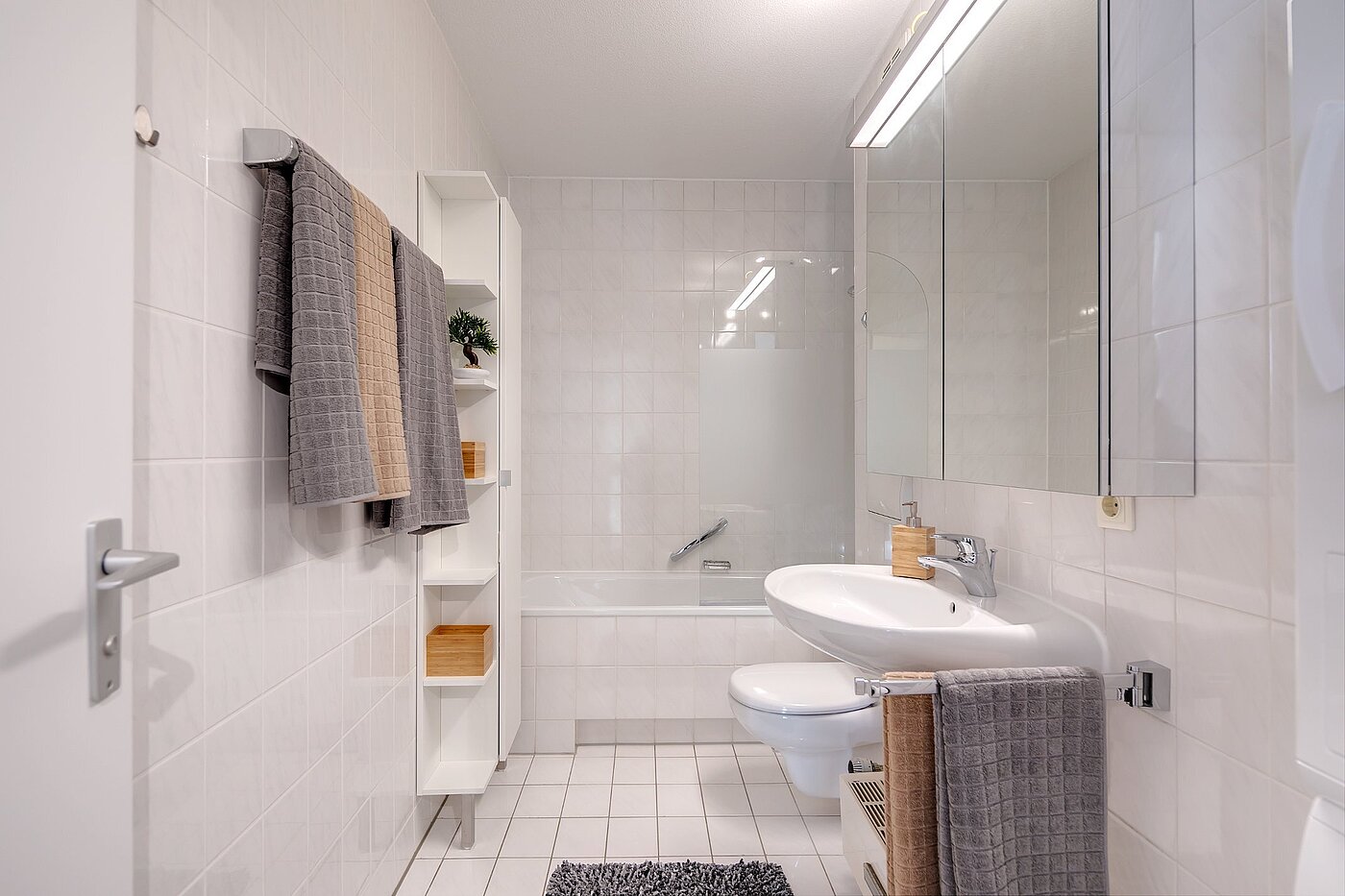 Etagenwohnung mit 2 Zimmern | München-Oberföhring | 2007ML8 | Bad mit