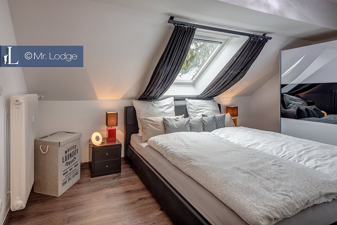 Dachgeschosswohnung mit 3 Zimmern | München-Hasenbergl | 1803D9 | Großzügiges Schlafzimmer