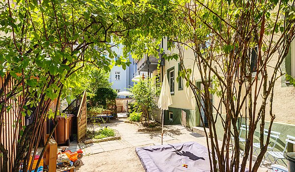 Etagenwohnung mit 1.5 Zimmern | München-Neuhausen | 70473 | Einladender Innenhof