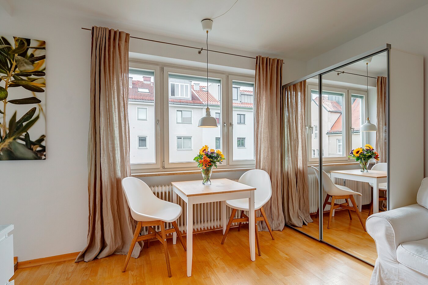 Etagenwohnung mit 2 Zimmern | München-Schwabing | 70130 | ... mit Platz für einen Esstisch