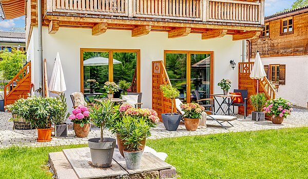 Etagenwohnung mit 6 Zimmern | 70095 | ...sowie sonniger Terrasse