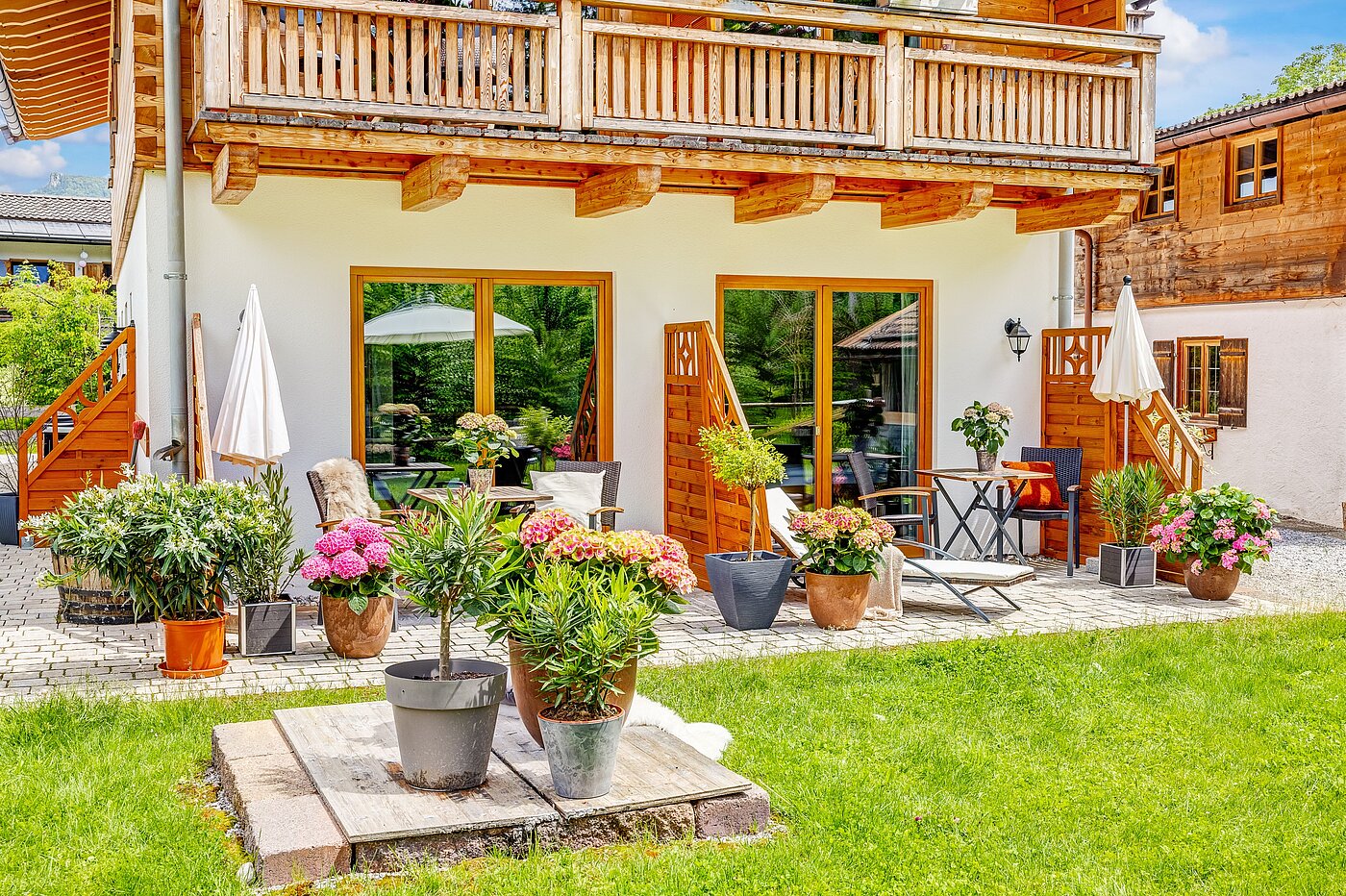 Etagenwohnung mit 6 Zimmern | 70095 | ...sowie sonniger Terrasse