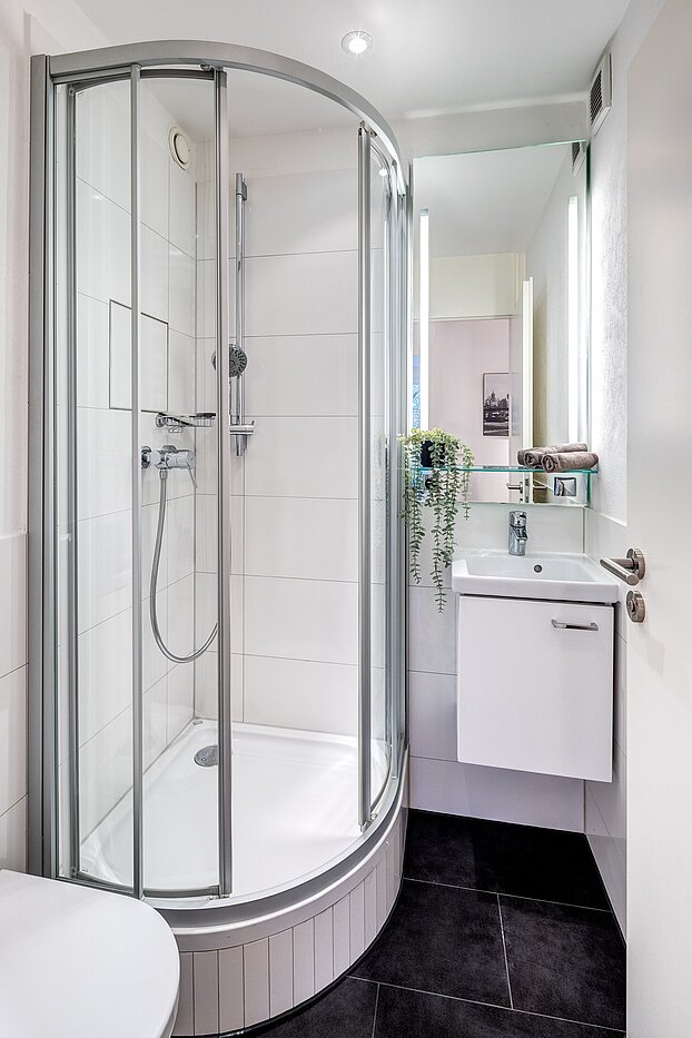 Etagenwohnung mit 3.5 Zimmern | München-Bogenhausen | 70267 | ...Dusche