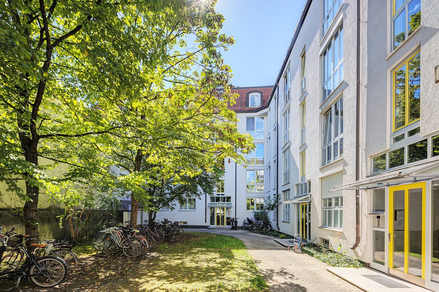 Etagenwohnung mit 1 Zimmer | München-Schwabing | 70249 | Hauseingang