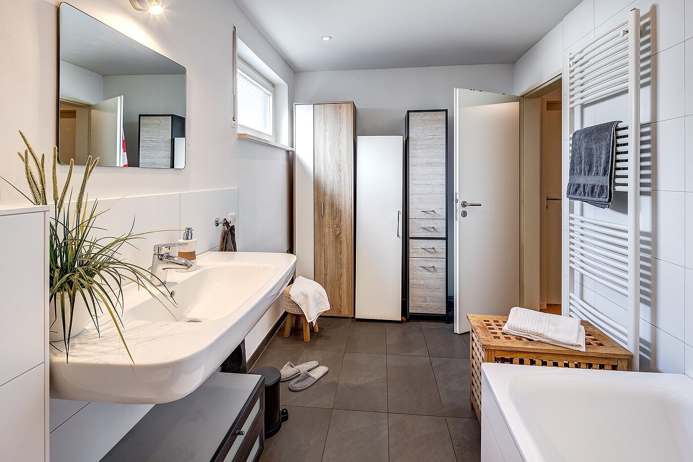 Reiheneckhaus mit 6 Zimmern | Germering | 70033 | ...und Fenster