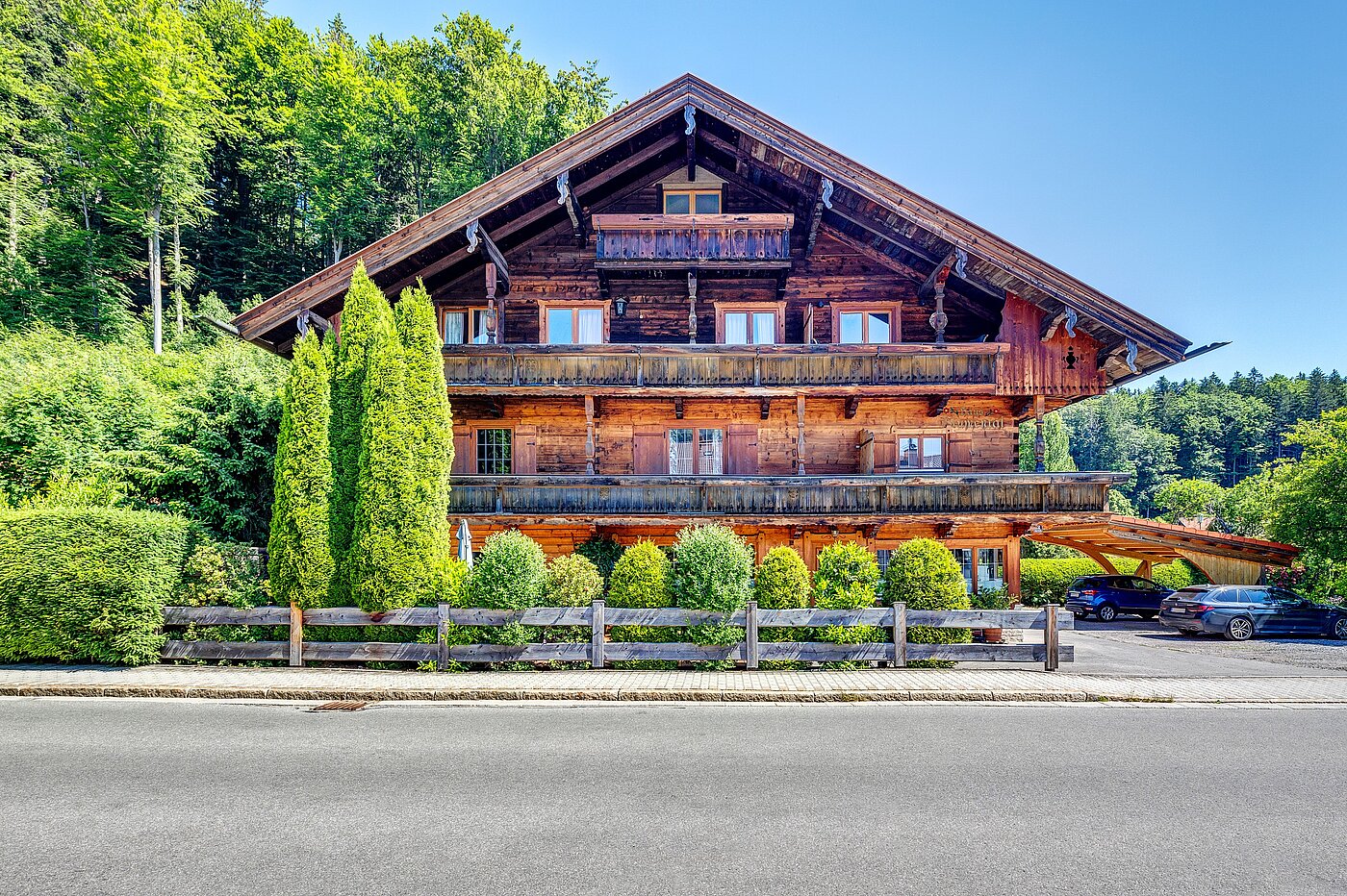 Dachgeschosswohnung mit 2 Zimmern | Bad Wiessee | 70017 | Hausansicht