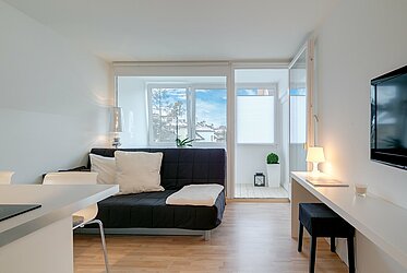 Neuhausen: Modern, möbliert - attraktives Apartment mit Balkon