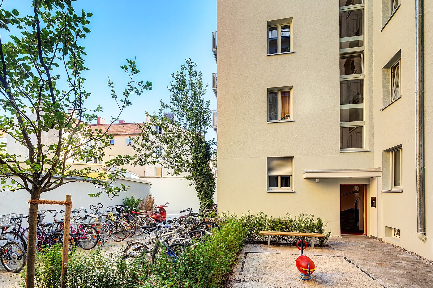 Etagenwohnung mit 2 Zimmern | München-Maxvorstadt | 70398 | Ruhiger Innenhof