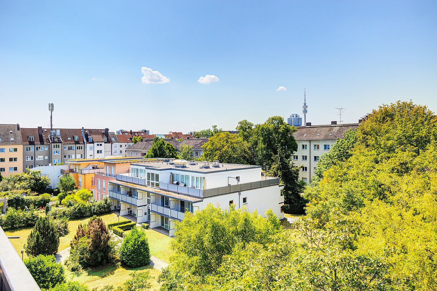 Etagenwohnung mit 1 Zimmer | München-Milbertshofen | 704371 | Grüne Außenansicht