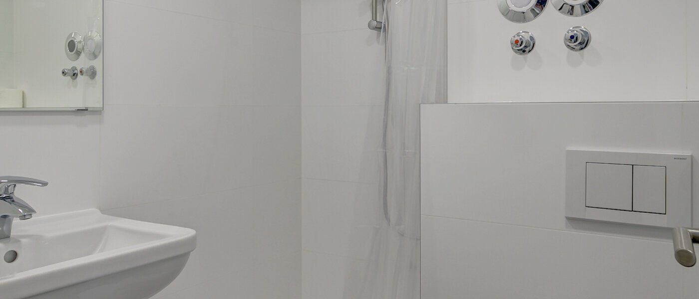 Apartment München Schwabing-Nord (zw. Leopoldstraße & Englischen Garten) 03 Badezimmer 10010