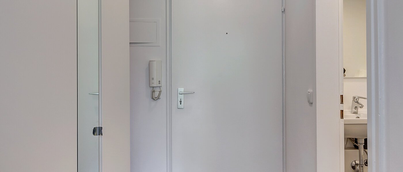 Apartment München Schwabing-Nord (zw. Leopoldstraße & Englischen Garten) 02 Flur/Gang 10010