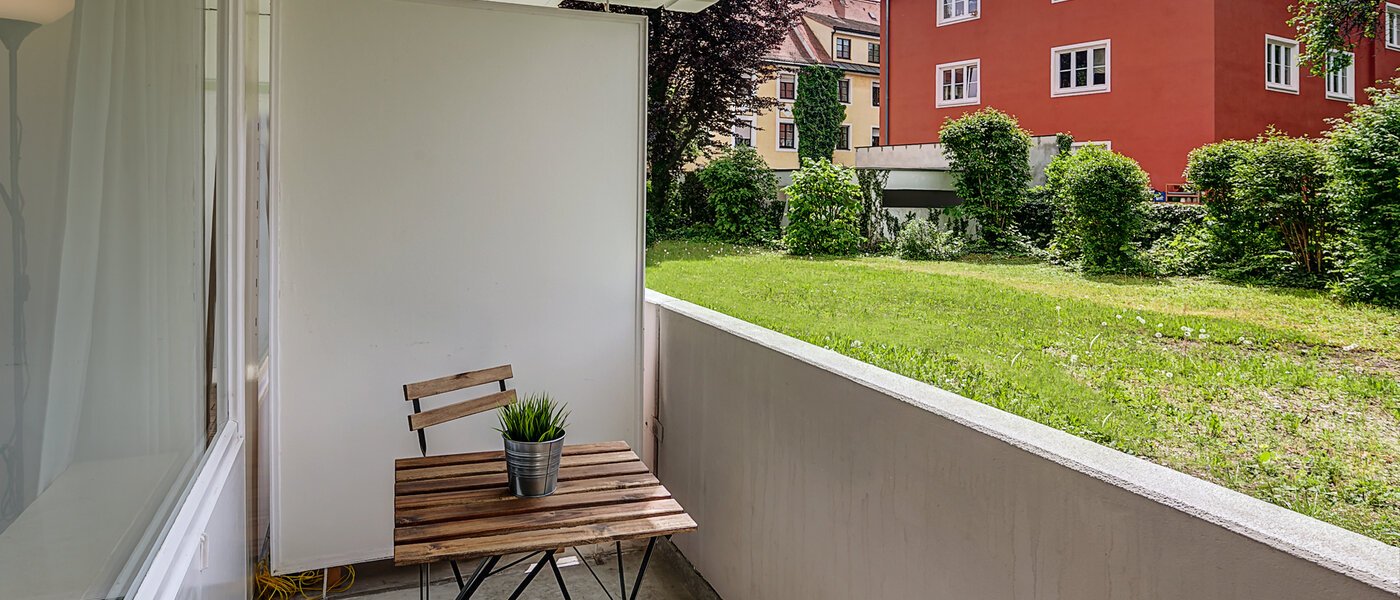 Apartment München Schwabing-Nord (zw. Leopoldstraße & Englischen Garten) 01 Balkon 10010