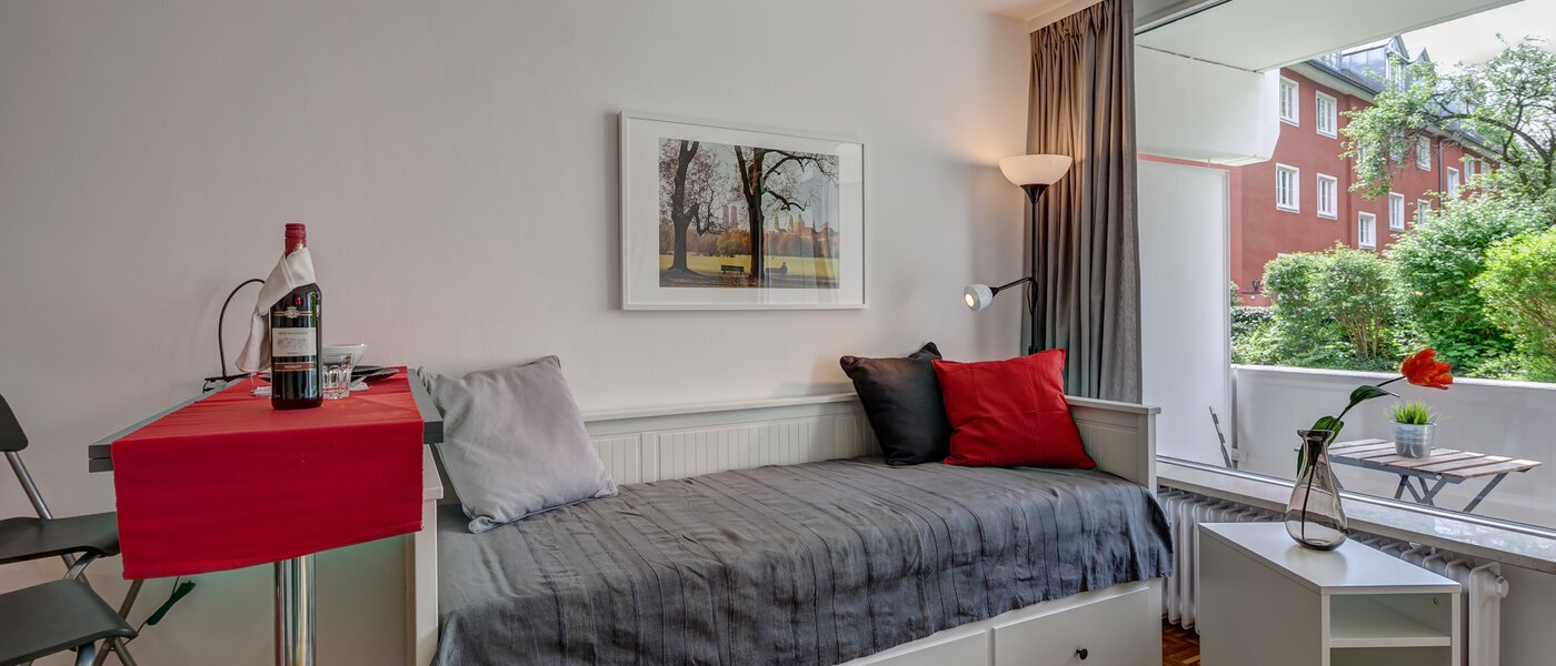 Apartment München Schwabing-Nord (zw. Leopoldstraße & Englischen Garten) 01 Schlafbereich 10010