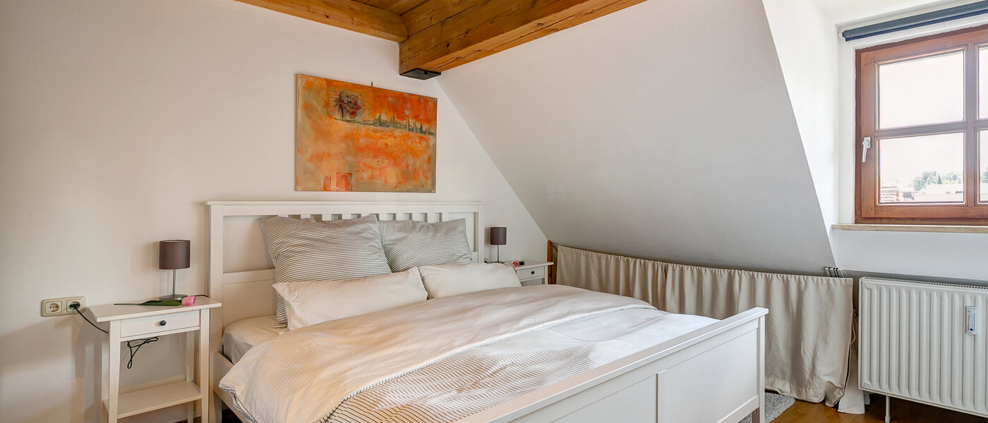 Dachgeschosswohnung München Obermenzing 01 Schlafen 10079