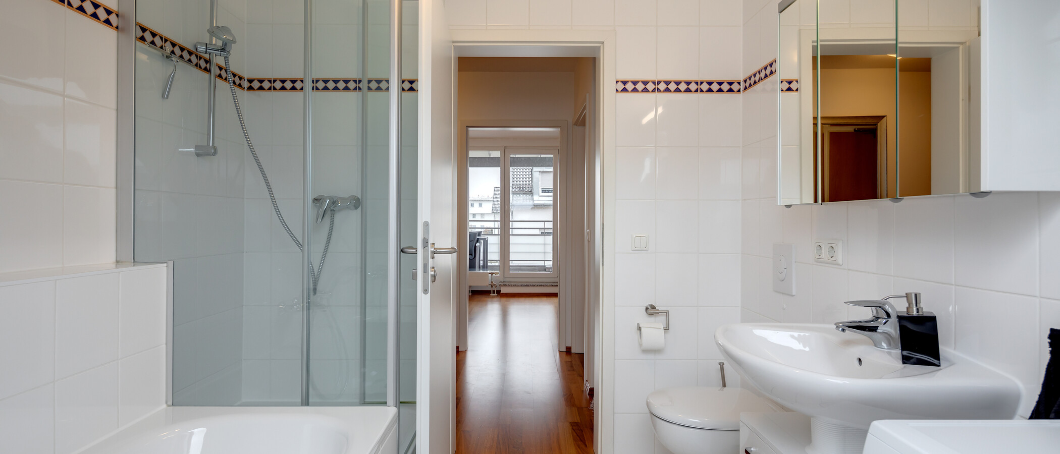 Dachgeschosswohnung München Trudering 03 Badezimmer 10283