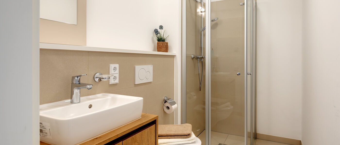 Wohnung München Am Hart 01 2. Badezimmer 10406