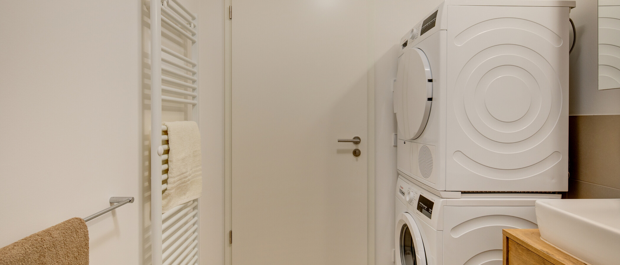 Dachgeschosswohnung München Am Hart 03 2. Badezimmer 10439