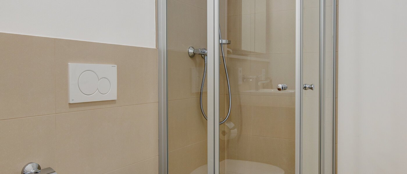 Dachterrassenwohnung München Am Hart 02 2. Badezimmer 10440