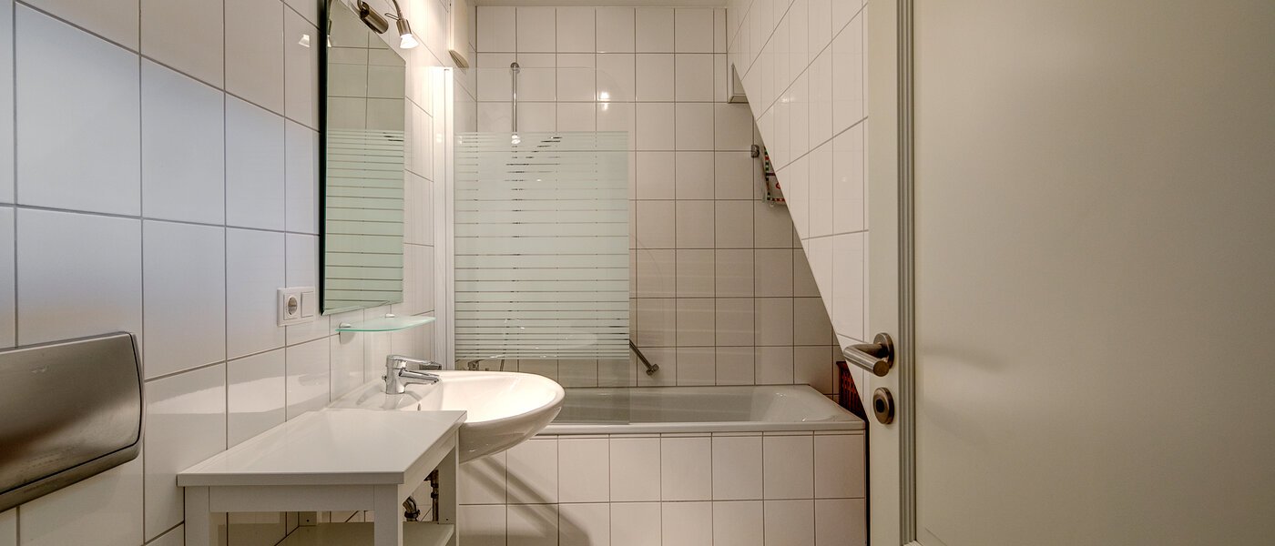 Dachgeschosswohnung München Laim 01 Badezimmer 10497