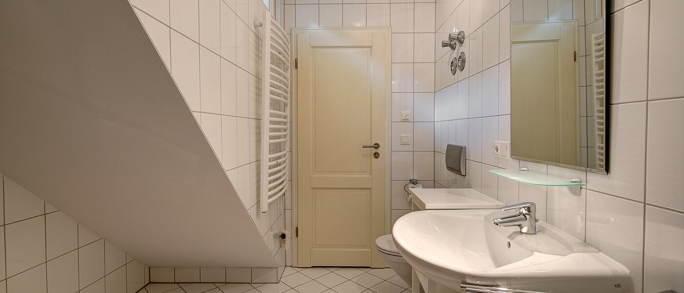 Dachgeschosswohnung München Laim 02 Badezimmer 10497