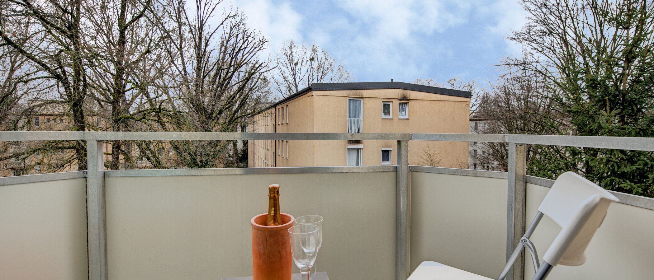 Wohnung München Parkstadt Bogenhausen 01 Balkon 10517