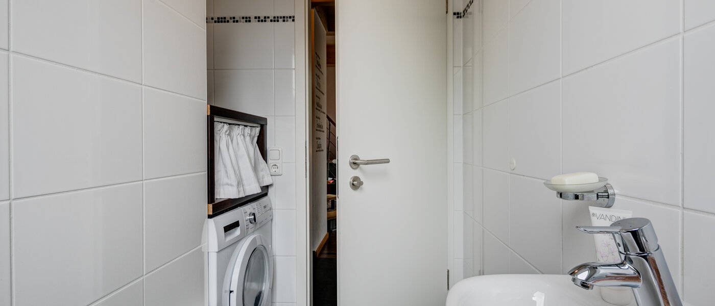 Dachgeschosswohnung München Obersendling 02 Gäste-WC 10566