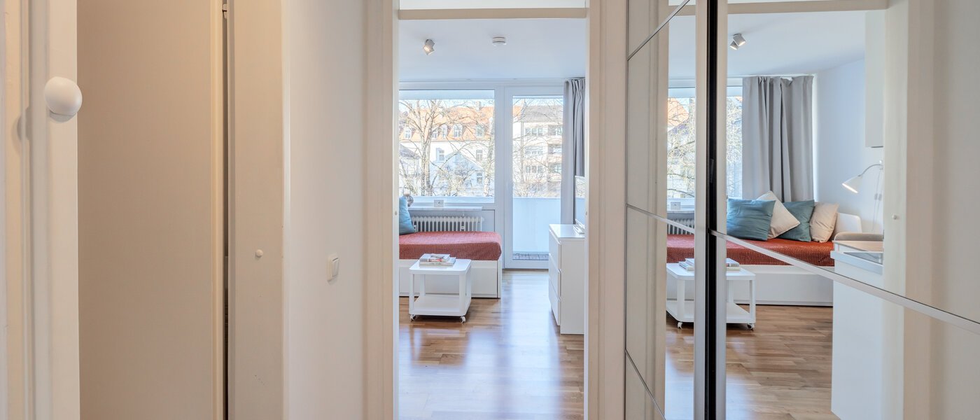 Apartment München Neuhausen 02 Flur/Gang 10591