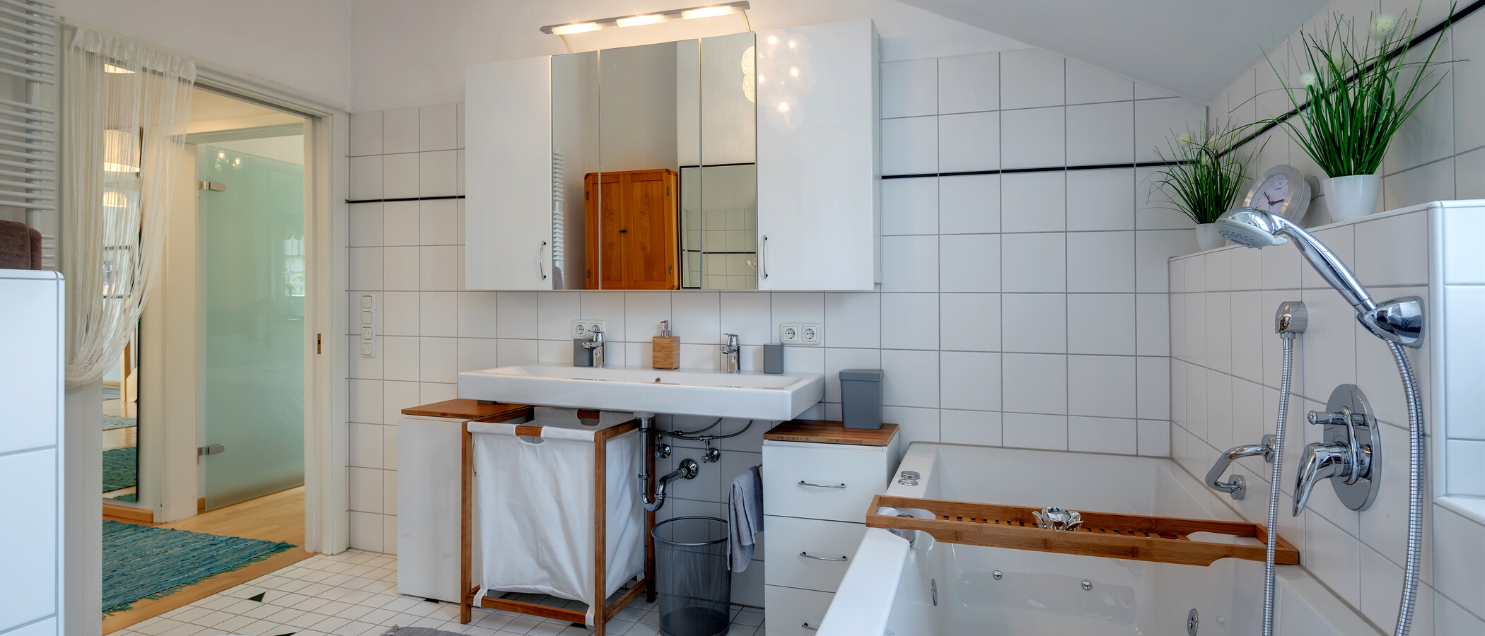 Maisonette-Galerie Wohnung Tutzing 04 Badezimmer 10604