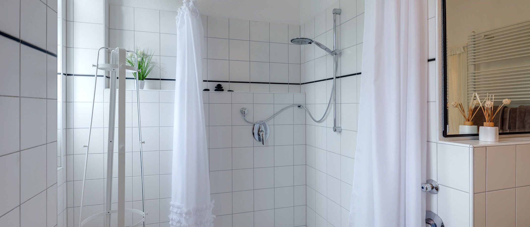Maisonette-Galerie Wohnung Tutzing 06 Badezimmer 10604