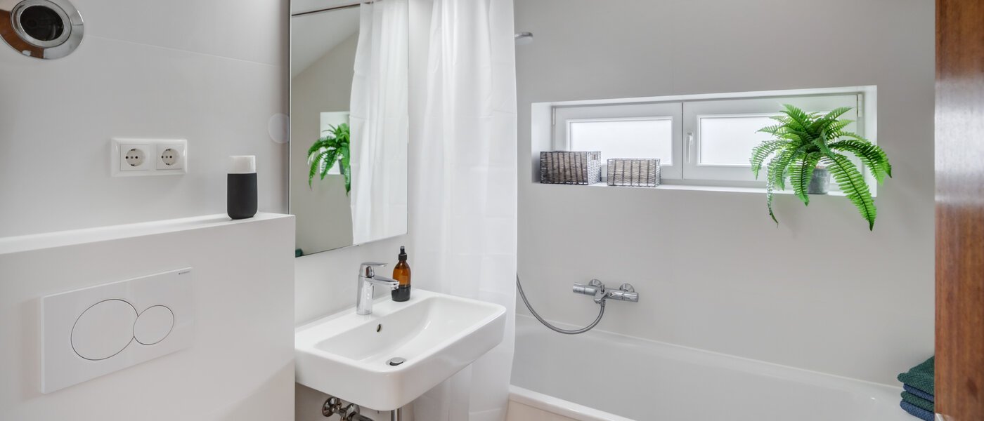 Dachgeschosswohnung München Trudering 01 Badezimmer 10634