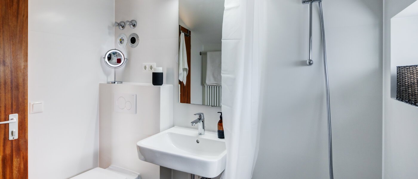 Dachgeschosswohnung München Trudering 04 Badezimmer 10634