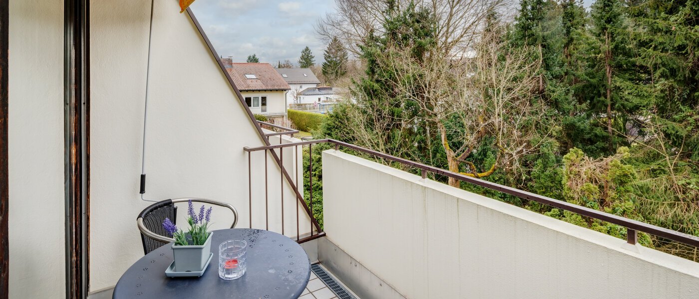 Dachgeschosswohnung München Trudering 01 Balkon 10634