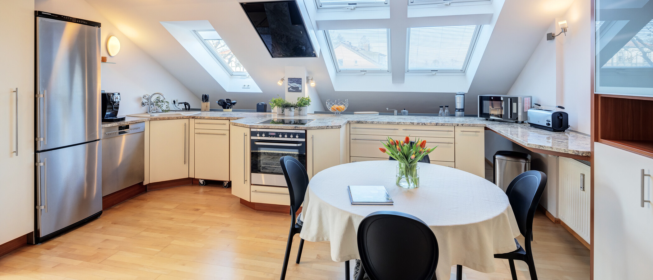 Dachgeschosswohnung Gräfelfing 01 Küche 10636