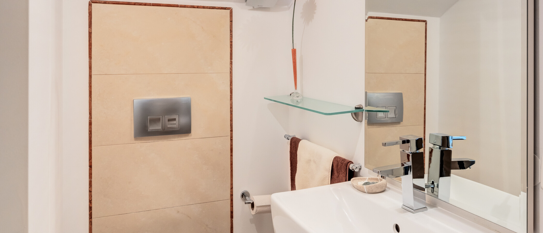 Dachgeschosswohnung Gräfelfing 01 Gäste-WC 10636