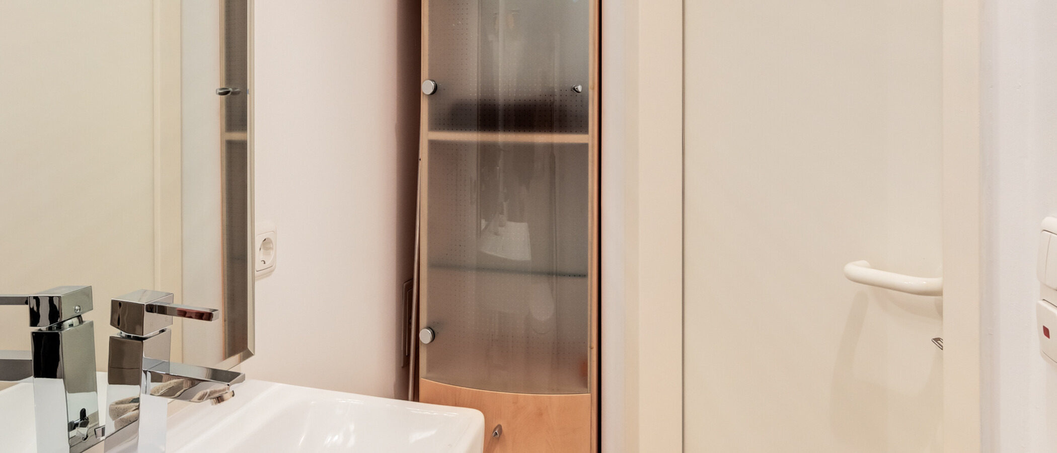 Dachgeschosswohnung Gräfelfing 02 Gäste-WC 10636