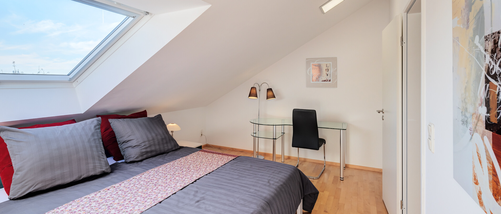 Dachgeschosswohnung Gräfelfing 02 1. Schlafzimmer 10636