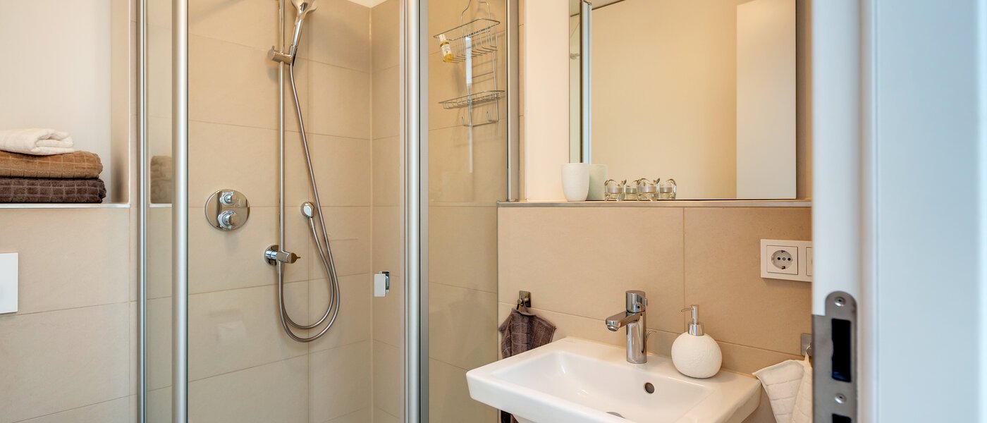 Haus München Schwabing 01 2. Badezimmer 10644