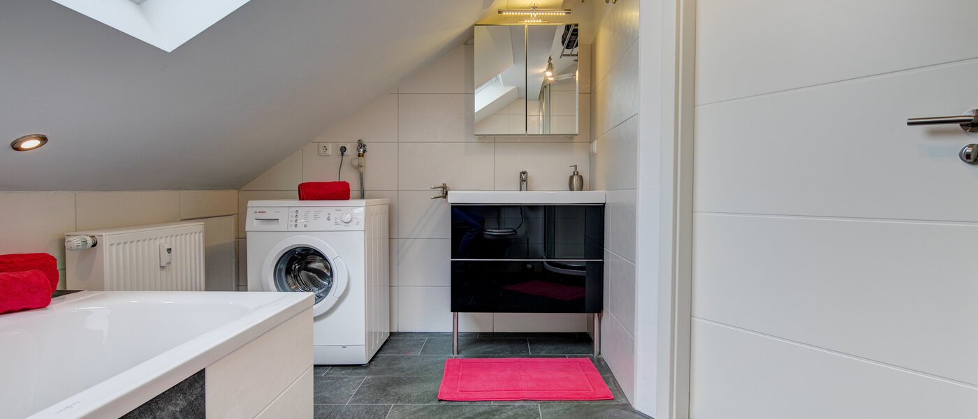 Dachgeschosswohnung Eching 03 Badezimmer 10655