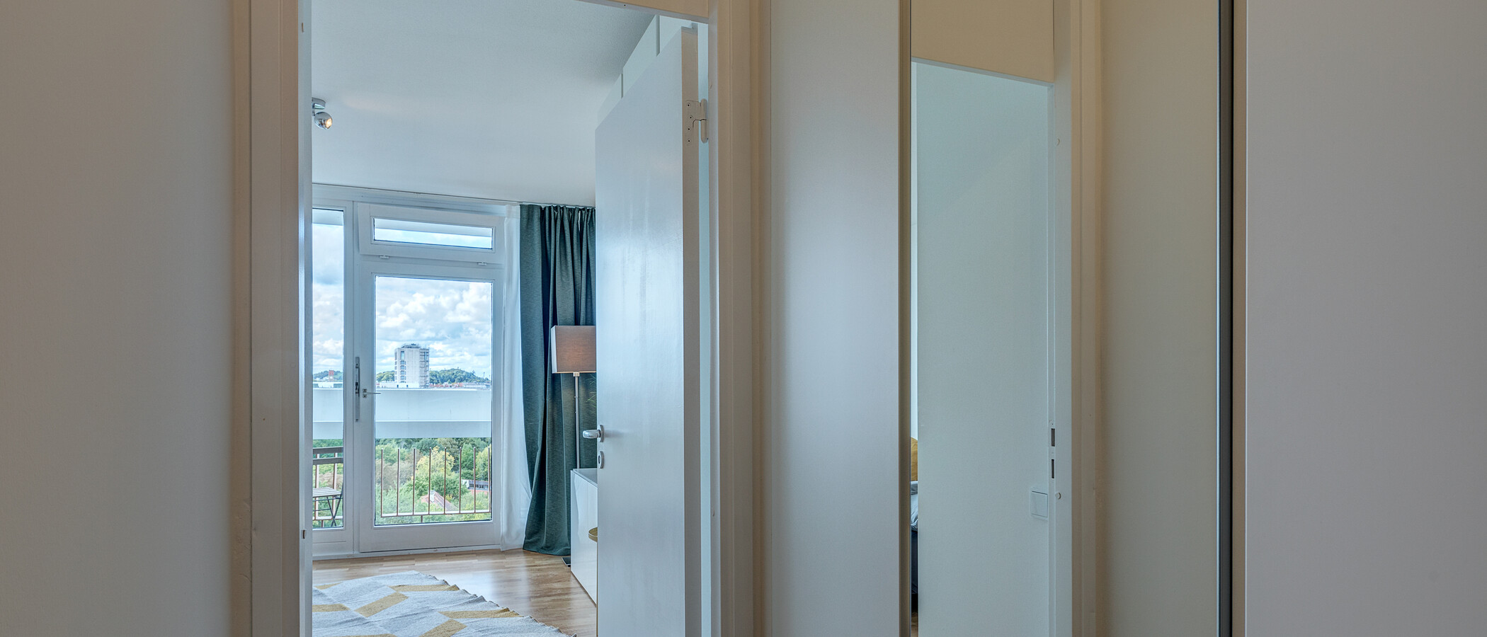 Apartment München Schwabing-Nord (zw. Leopoldstraße & Englischen Garten) 02 Flur/Gang 10753