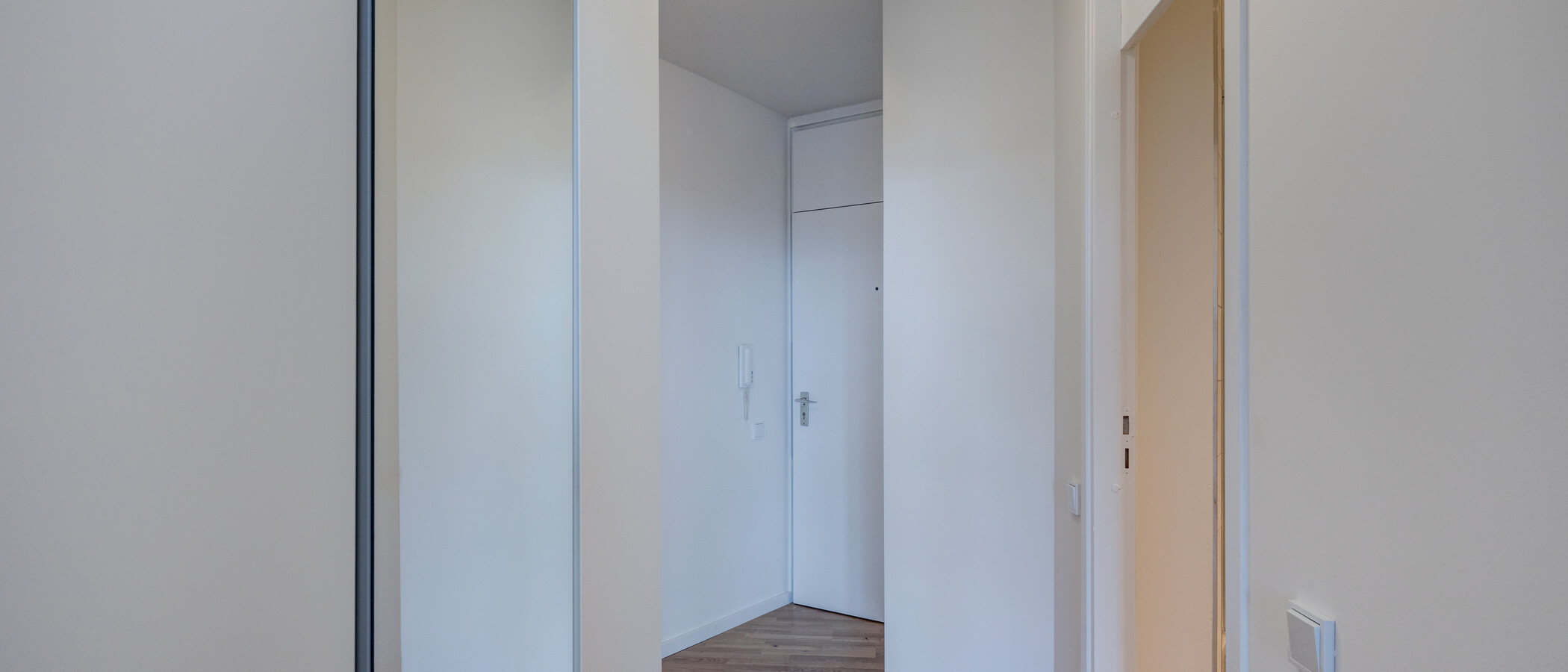 Apartment München Schwabing-Nord (zw. Leopoldstraße & Englischen Garten) 03 Flur/Gang 10753