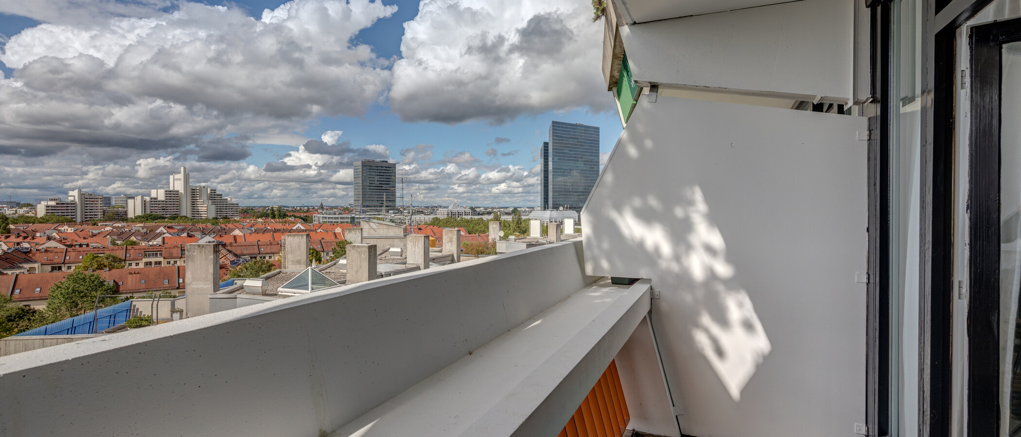 Apartment München Schwabing-Nord (zw. Leopoldstraße & Englischen Garten) 01 Balkon 10753