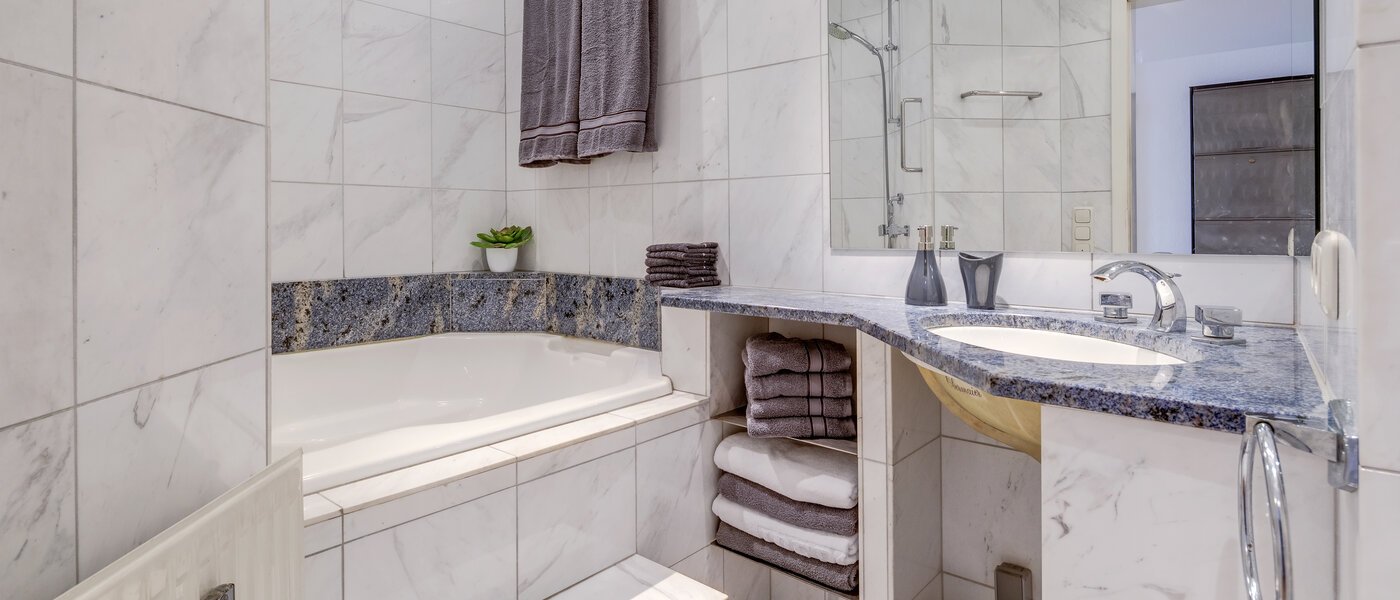 Dachgeschosswohnung München Denning 01 Badezimmer 10809