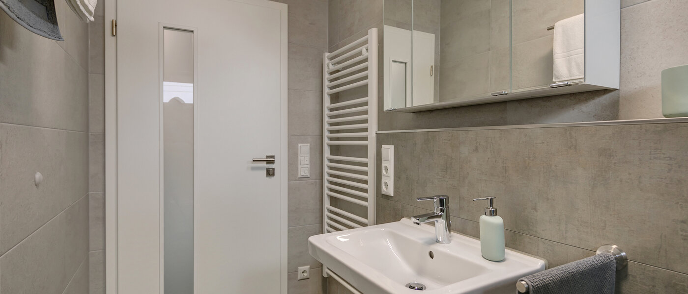 Wohnung Grasbrunn 03 2. Badezimmer 10864