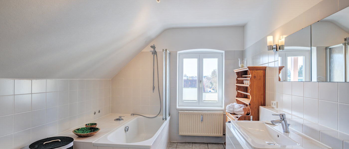 Wohnung Starnberg 01 Badezimmer 10874