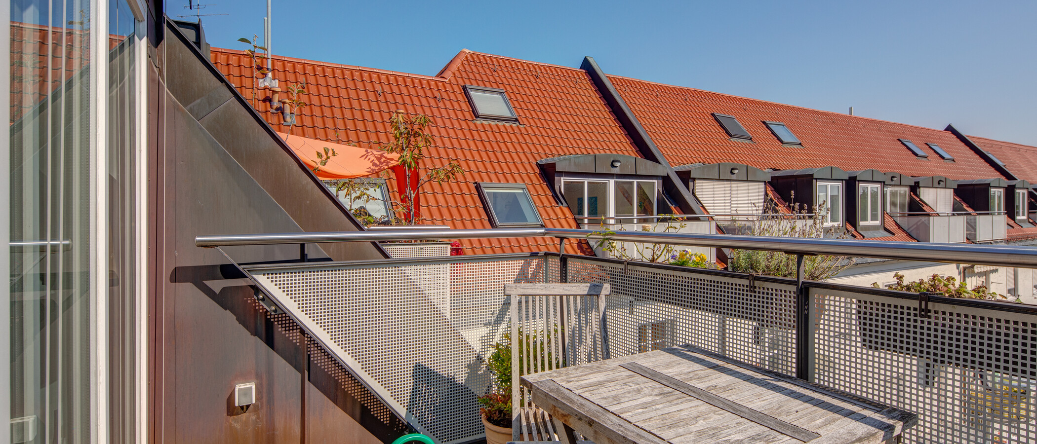 Galeriewohnung München Schwabing (links der Leopoldstraße) 02 Dachterrasse 1090