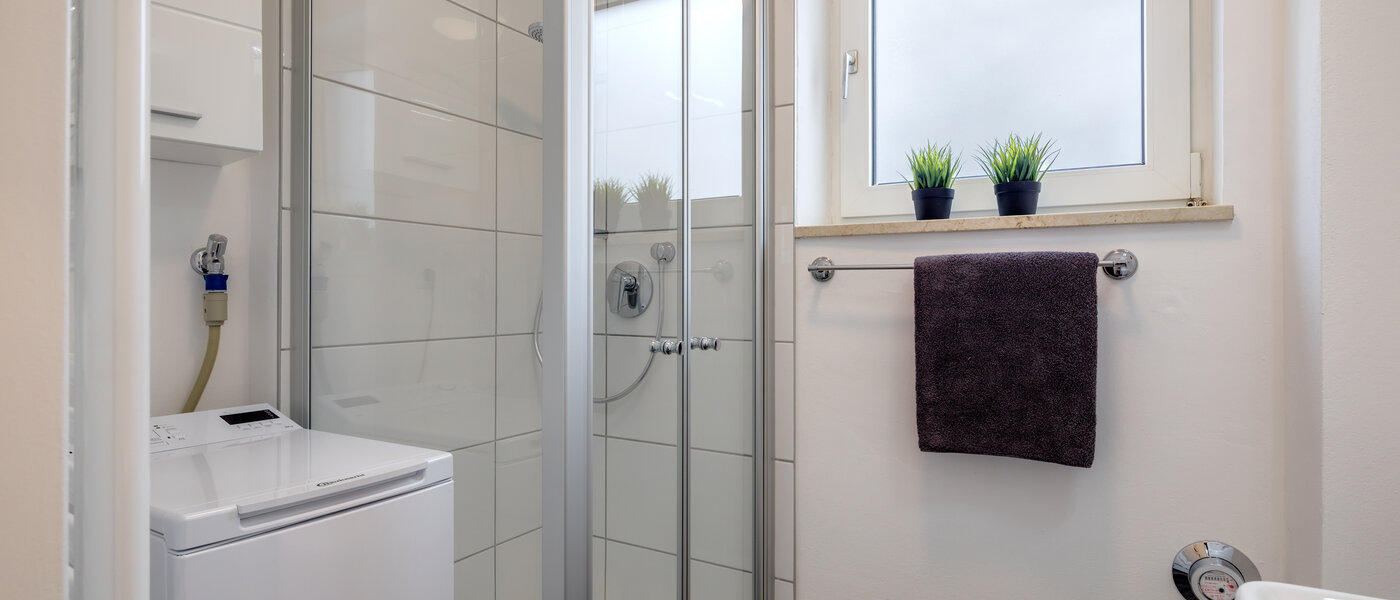 Apartment München Parkstadt Bogenhausen 01 Badezimmer 10938