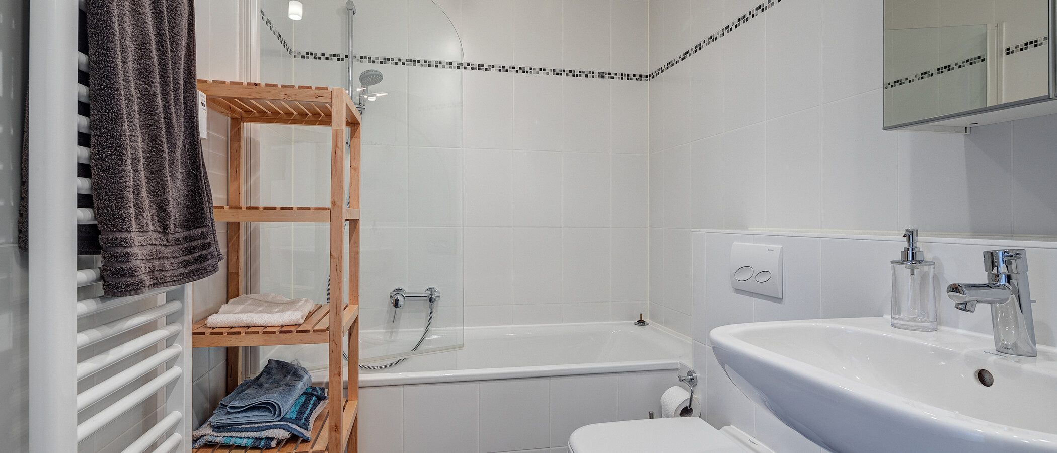 Wohnung Neubiberg 01 Badezimmer 10982