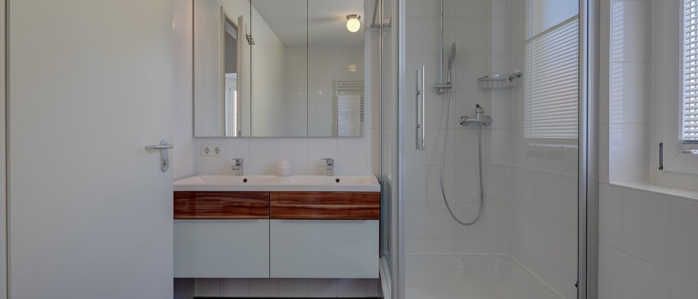 Doppelhaushälfte Gröbenzell 01 Badezimmer 11015