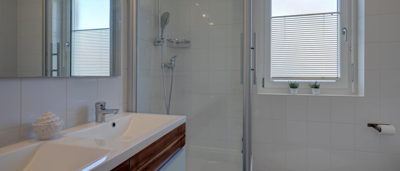 Doppelhaushälfte Gröbenzell 02 Badezimmer 11015