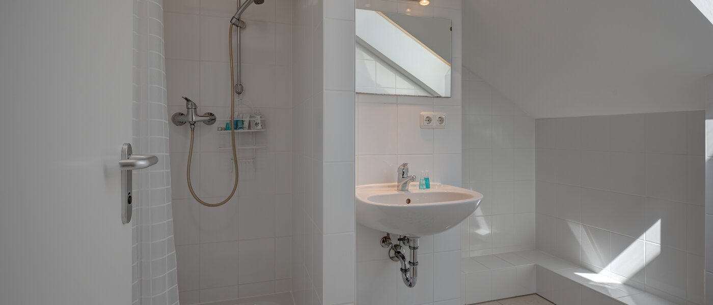 Doppelhaushälfte Gröbenzell 01 2. Badezimmer 11015